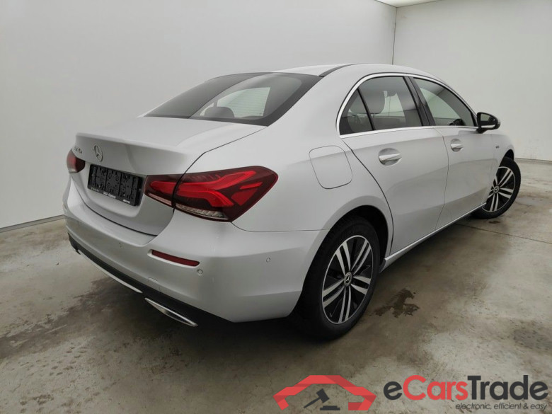 Mercedes-Benz A-Klasse Limousine A 250e Business Solution 4d #2