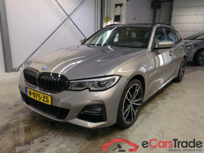 BMW 3-serie Touring 330e Bns Ed.P #1