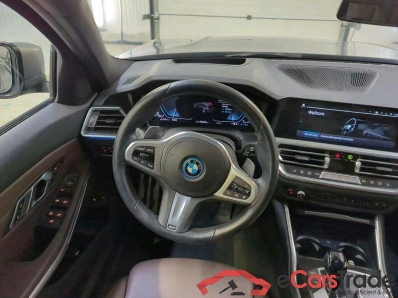 BMW 3-serie Touring 330e Bns Ed.P #3