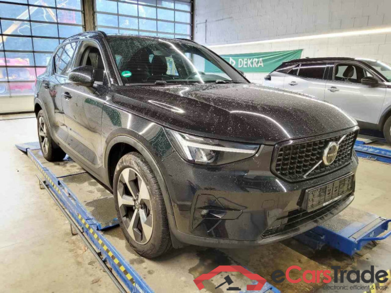 Volvo XC40 (2017->) DE - SUV5 B4 AWD EU6d, Ultimate Dark, (Facelift) 2022 - 2022 #2