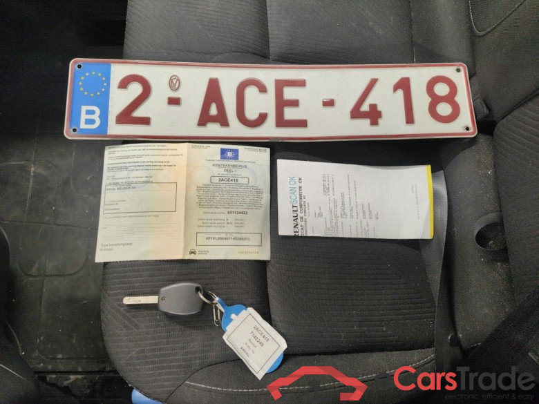 Renault Trafic L1H1 dCi 145 EDC Grand Confort 2.9T 4d #4