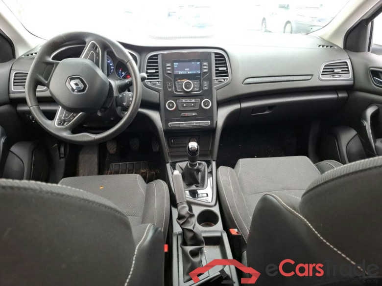 Megane IV Berline 5pt. Société Air 1.5 dCi 90CV BVM6 E6 #5
