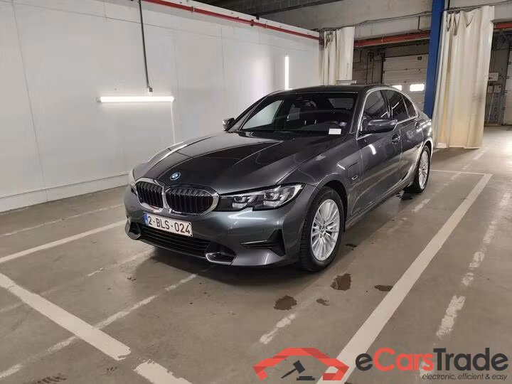 BMW 3 Reeks Berline 3 Reeks Berline 320e (150 kW) (PHEV) 150kW/204pk  4D/P Auto-8