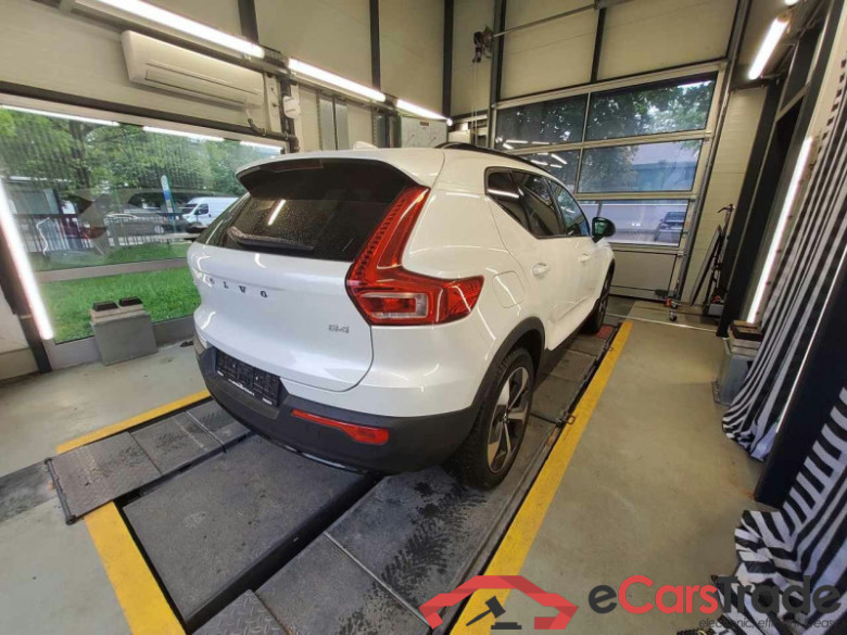 Volvo XC40 (2017->) DE - SUV5 B4 2WD EU6d, Plus Dark, (Facelift) 2022 - 2024 #3