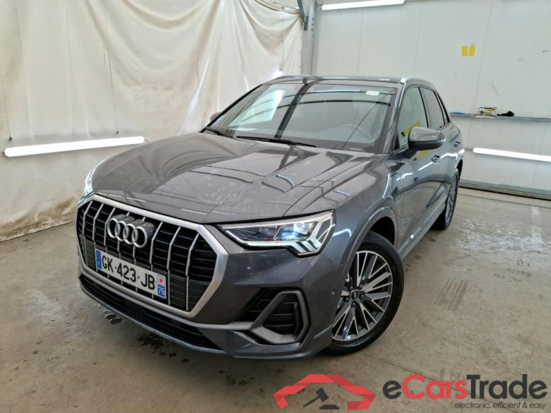 AUDI Q3 / 2018 / 5P / SUV 45 TFSI E 245 S TRONIC S LINE #1