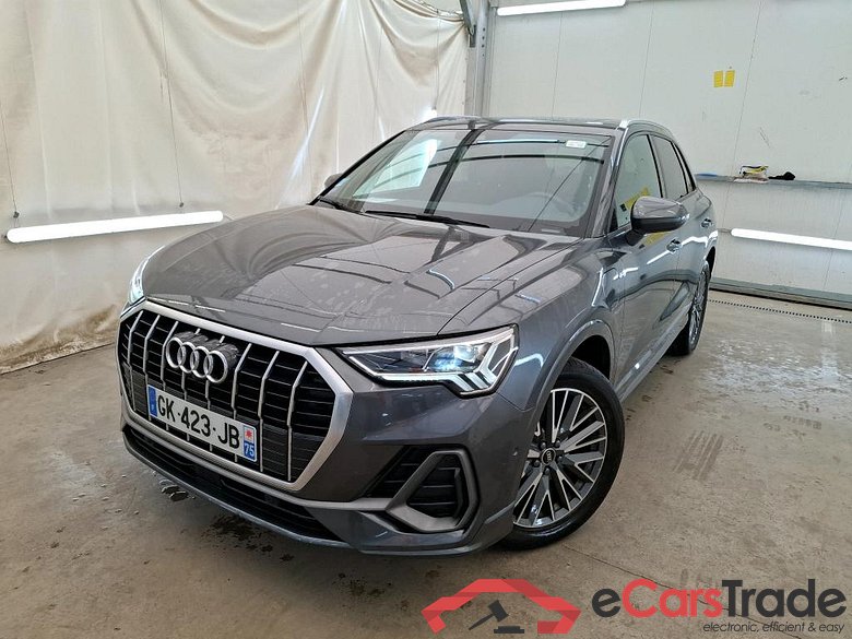 AUDI Q3 / 2018 / 5P / SUV 45 TFSI E 245 S TRONIC S LINE