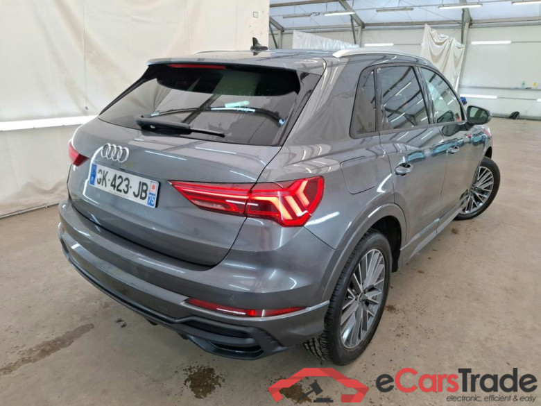 AUDI Q3 / 2018 / 5P / SUV 45 TFSI E 245 S TRONIC S LINE #3