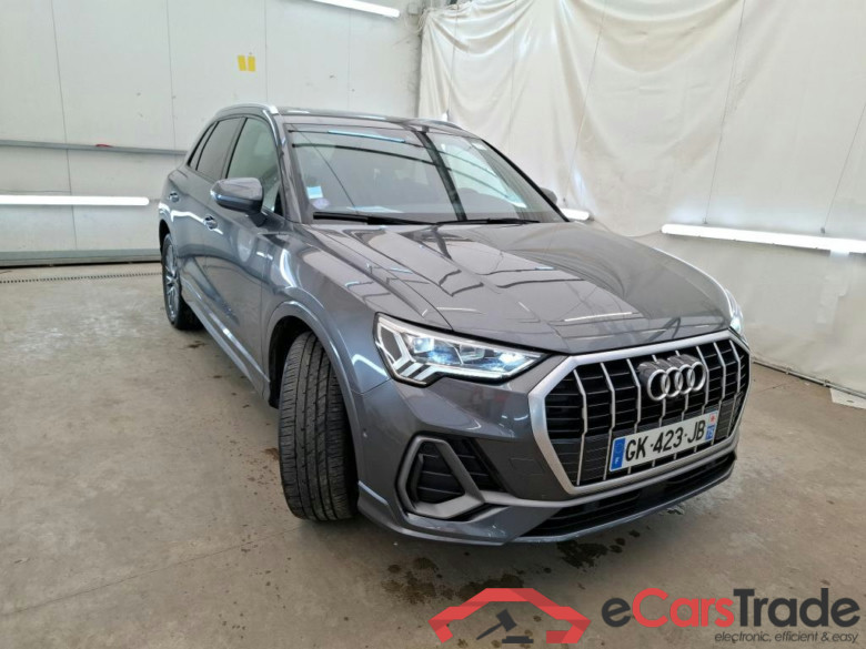 AUDI Q3 / 2018 / 5P / SUV 45 TFSI E 245 S TRONIC S LINE #4
