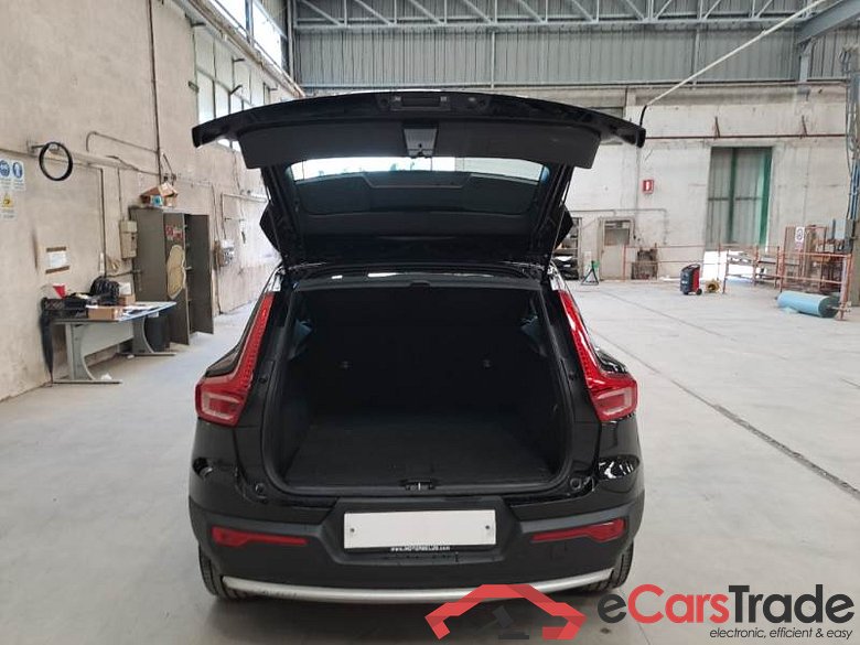 VOLVO XC40 / 2021 / 5P / SUV T4 RECHARGE PLUG-IN AUTO ESSENTIAL #5