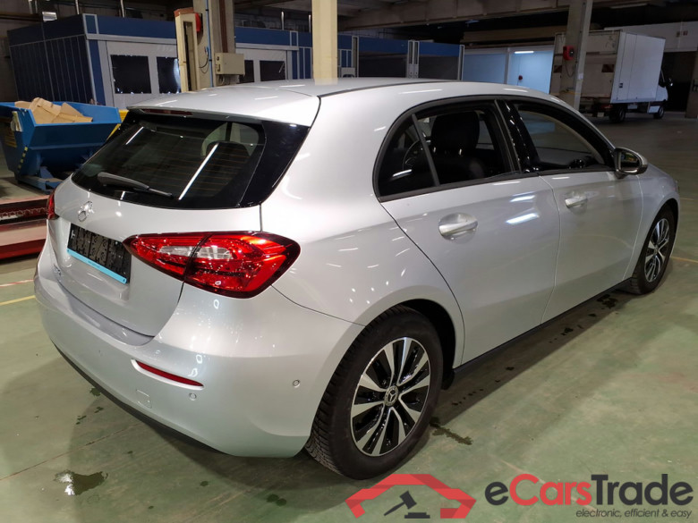 MERCEDES-BENZ A-CLASS 1.3 A 180 BUSINESS SOLUTION ESSENTIAL #4
