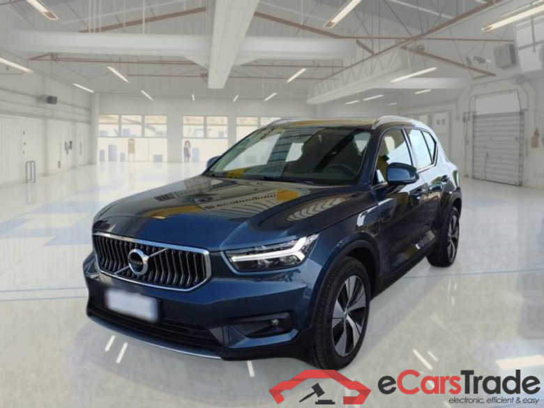 VOLVO XC40 / 2017 / 5P / SUV T4 PLUG-IN HYBRID AUTO RECH INSCRIP EXPR #1