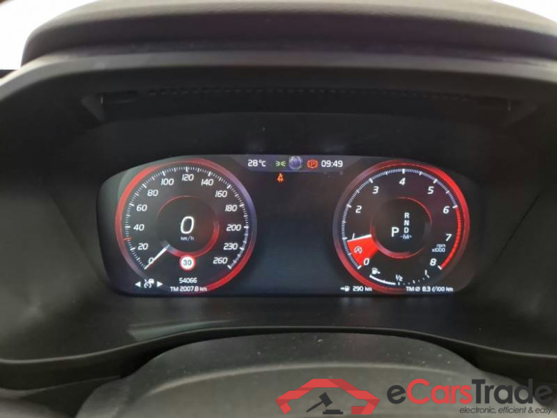VOLVO XC40 / 2017 / 5P / SUV T3 AUTOMATICO MOMENTUM PRO #4