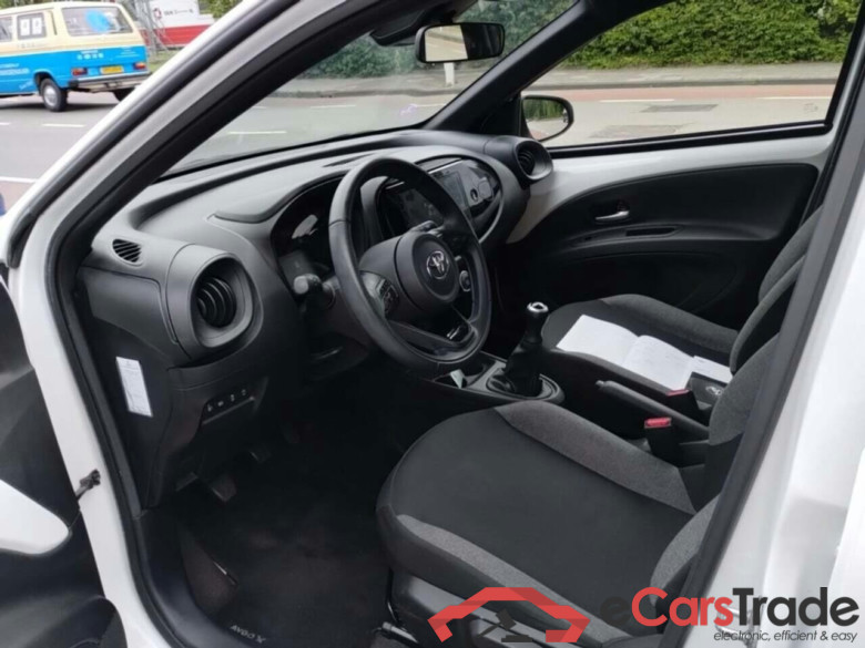 TOYOTA Aygo X 1.0 VVT-i MT Play #5