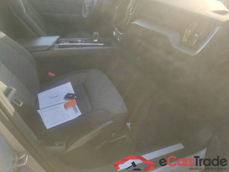 VOLVO XC60  2.0 T6 AWD Recharge Core Auto #6