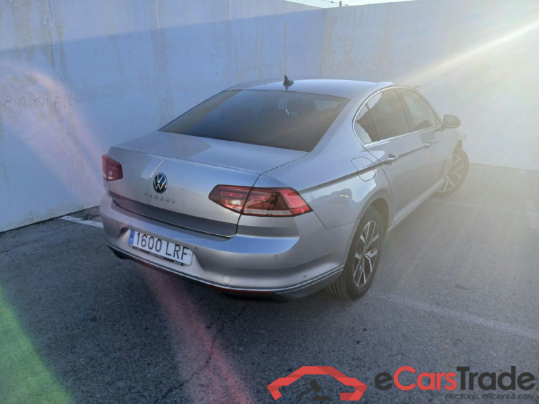 VOLKSWAGEN Passat / 2019 / 4P / sedán Executive 2.0 TDI 110kW (150CV) #2