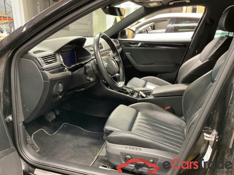 Superb Combi L&K iV 1.4 TSI Hybrid 160KW AT6 E6d #4