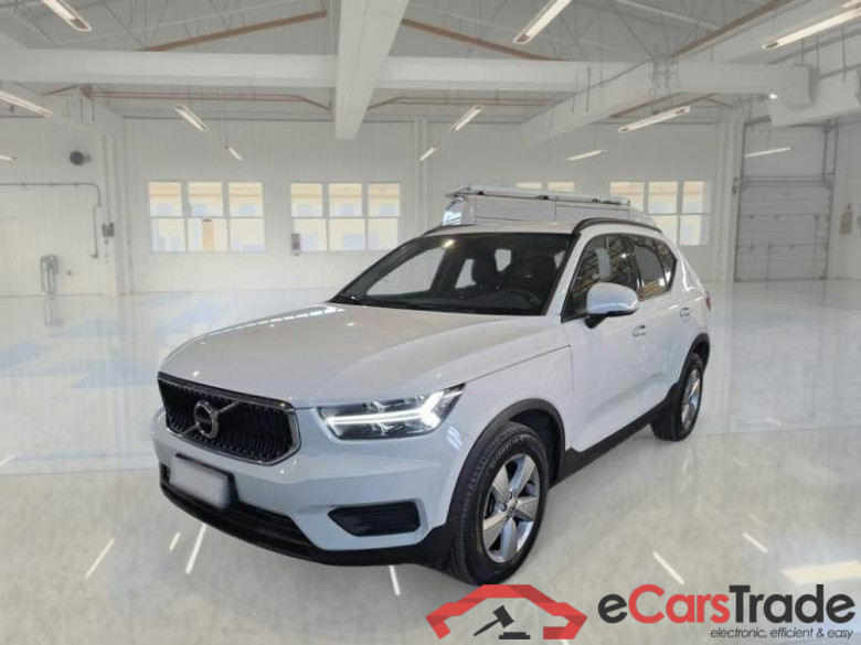 VOLVO XC40 / 2017 / 5P / SUV T2 MOMENTUM CORE #1