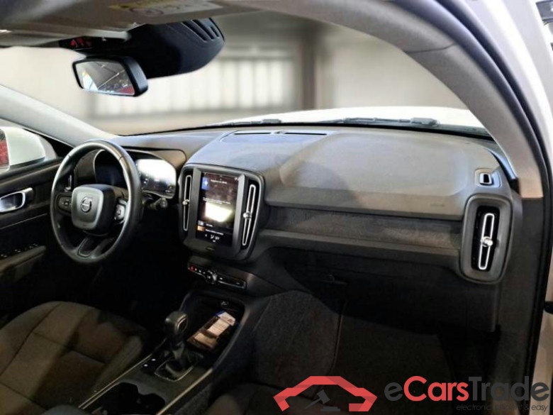 VOLVO XC40 / 2017 / 5P / SUV T2 MOMENTUM CORE #3