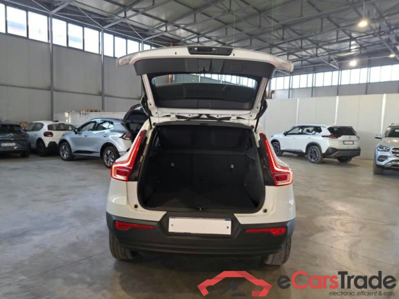 VOLVO XC40 / 2017 / 5P / SUV T2 MOMENTUM CORE #5