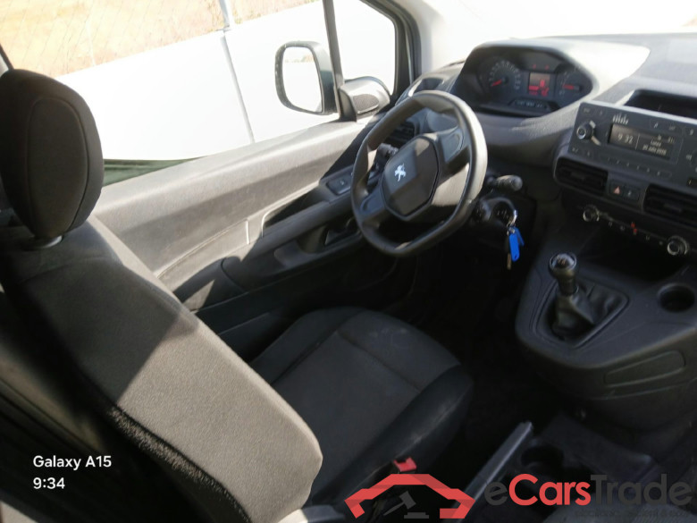 PEUGEOT Partner / 2018 / 3P / furgón derivado de turismo Pro Standard 600kg BlueHDi 73kW (AC) #3