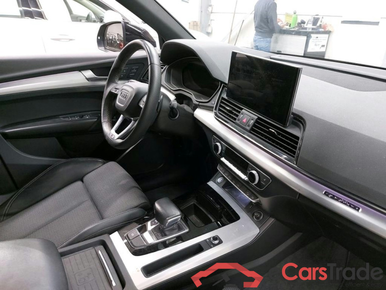 AUDI - AUD Q5 SB 55 TFSI e 367PK Quattro S-Tronic With Climatic & Navigation & Heated Electric Sport Seats & Park Sensors Front & Rear & Foldable Trailer Hook & 20Inch   * HYBRID * #3