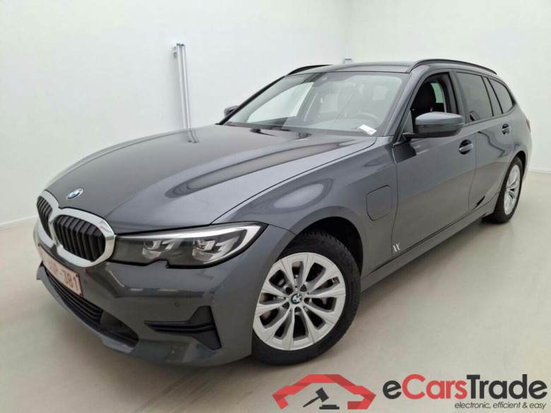 BMW 3-SERIE TOURING 330E AUT