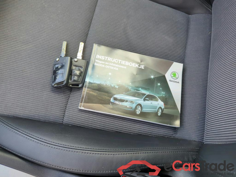 SKODA Octavia Combi 110 kW #6