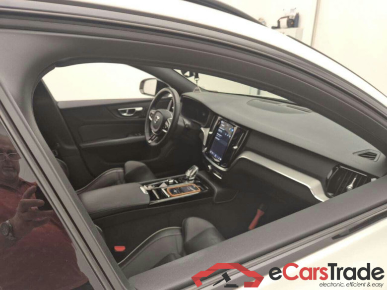 VOLVO V60 2.0 T6 AWD + Dark #3