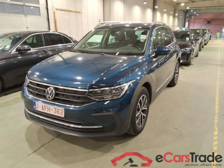 Volkswagen Tiguan 1.5 TSI Life Pano LED Head-Up Virtual ACC Navi KeylessGo Camera Klima PDC ...