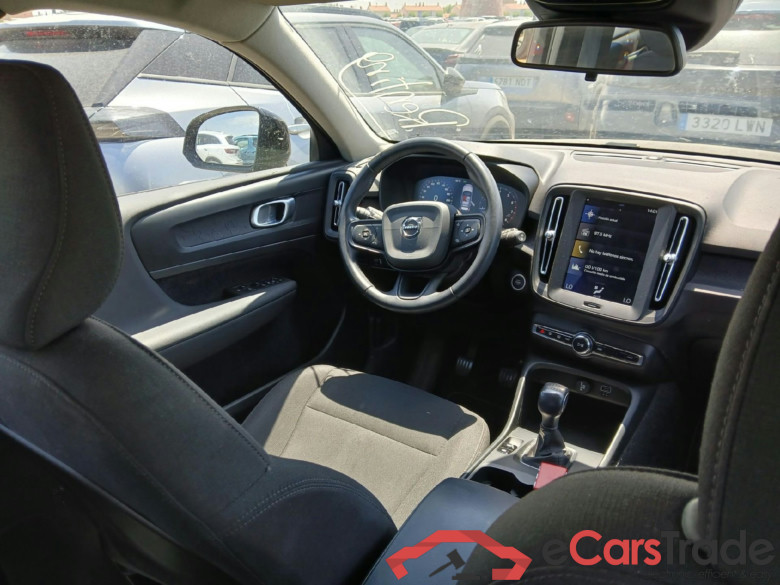 VOLVO XC40 / 2017 / 5P / todoterreno 1.5 T3 #3