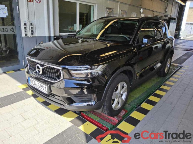 Volvo XC40 (2017->) DE - SUV5 T2 2WD EU6d, Momentum Core, 2020 - 2022 #1
