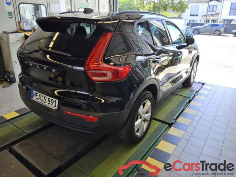 Volvo XC40 (2017->) DE - SUV5 T2 2WD EU6d, Momentum Core, 2020 - 2022 #3