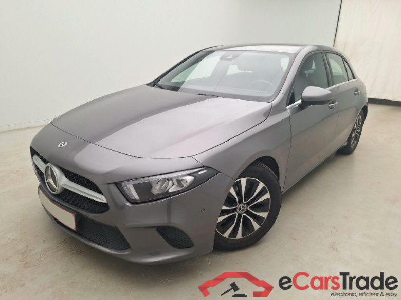 Mercedes A 180d Aut. LED Widescreen Navi 1/2 Sport-Leather KeylessGo Camera Klima PDC ...