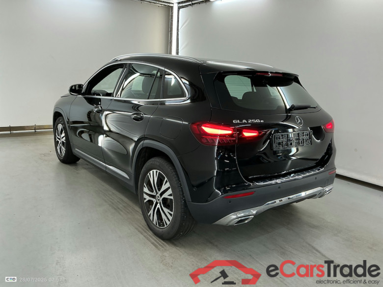 MERCEDES-BENZ GLA 1.3 GLA 250 E DCT LUXURY LINE #2