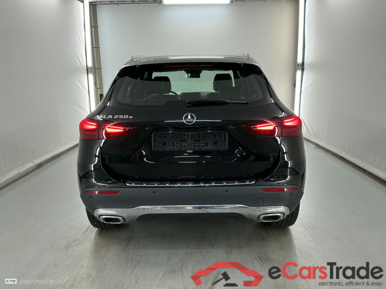 MERCEDES-BENZ GLA 1.3 GLA 250 E DCT LUXURY LINE #4