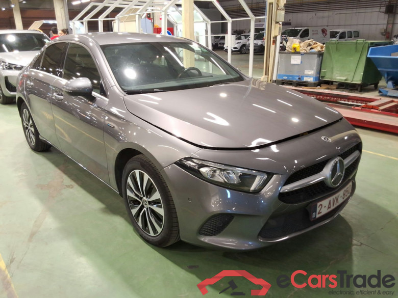 Mercedes A 250e Plug-In Hybrid Aut. LED Widescreen Navi 1/2 Sport-Leather KeylessGo Camera Klima PDC ... #2