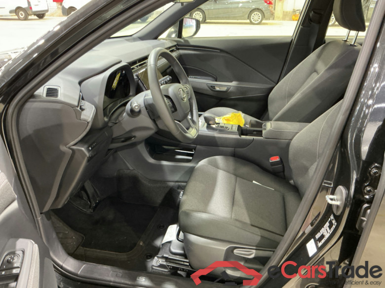 Lexus LBX 1.5i Hybrid Aut. LED Virtual ACC Navi KeylessGo Klima ... #5