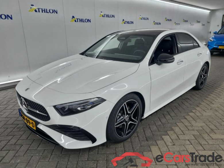 MERCEDES-BENZ A-Klasse Limousine A 180 Star Edition AMG Line 4D 100kW