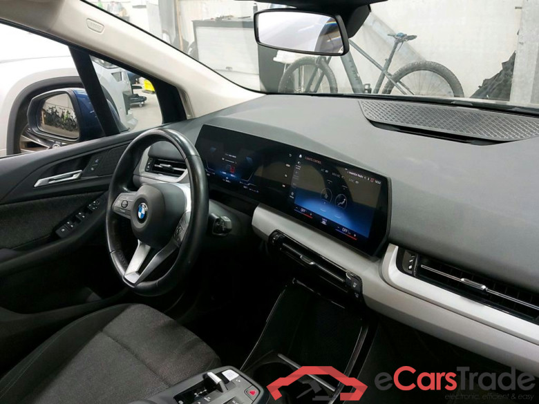 BMW - BMW 2 ACTIVE TOURER 218iA 136PK With Climatic & Navigation & Cruise Control & Park Sensors Front & Rear * PETROL * #3