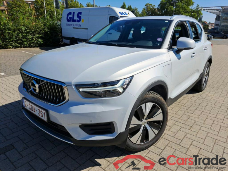 VOLVO - VOL XC40 T4 PHEV 211PK Inscription Expression With Arianne Charcoal & Winter & Park Assist Pack & Semi Auto Foldable Trailer Hook  * HYBRID *