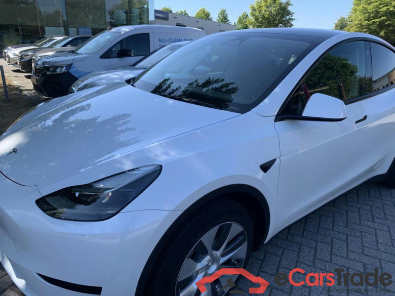 TESLA Model Y 72.5 kWh Dual Motor Performance (377 kW)