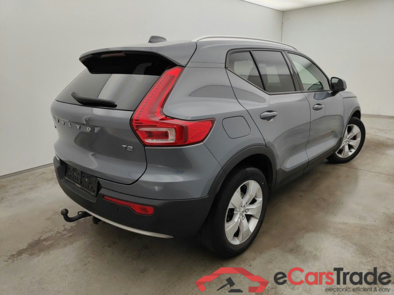 Volvo XC40 T2 Geartronic Momentum Pro 5d #2