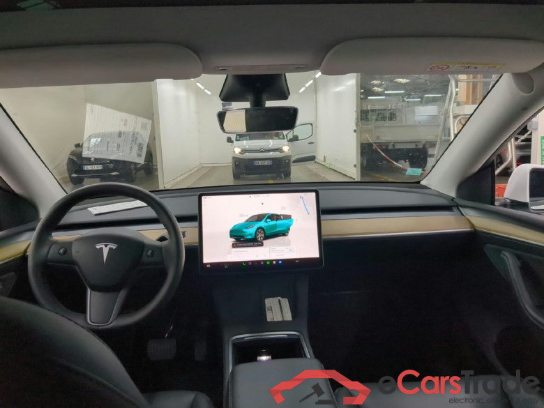 TESLA Model Y / 2021 / 5P / SUV RWD #5
