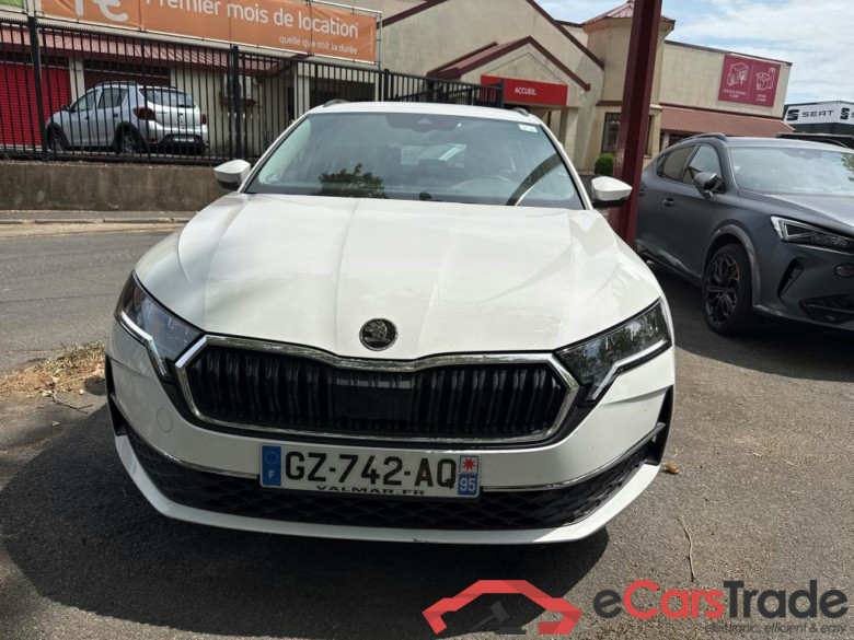 SKODA Octavia Combi / 2024 / 5P / Break 1.5 TSI ACT Hybrid 116 DSG7 Selection