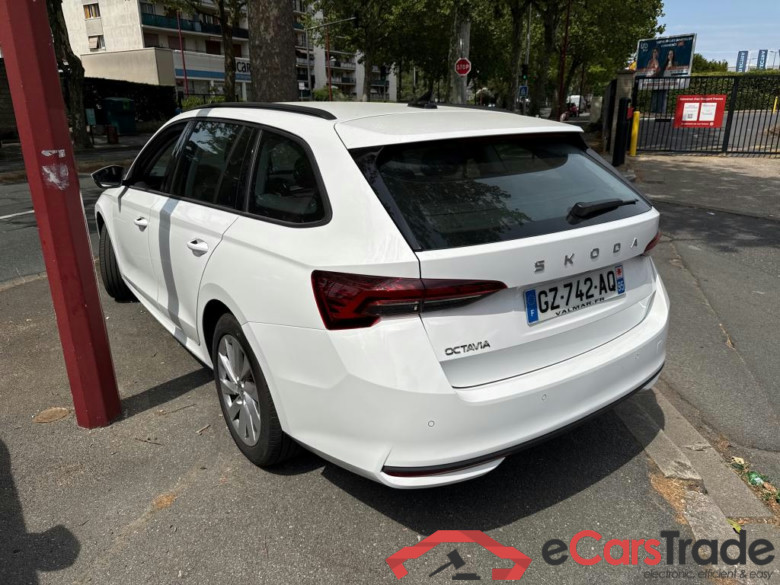 SKODA Octavia Combi / 2024 / 5P / Break 1.5 TSI ACT Hybrid 116 DSG7 Selection #4