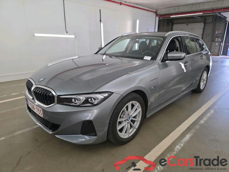 BMW 3 Reeks Touring 3 Reeks Touring 330e (215 kW) (PHEV) 215kW/292pk  5D/P Auto-8 - CO2 indicatief #1