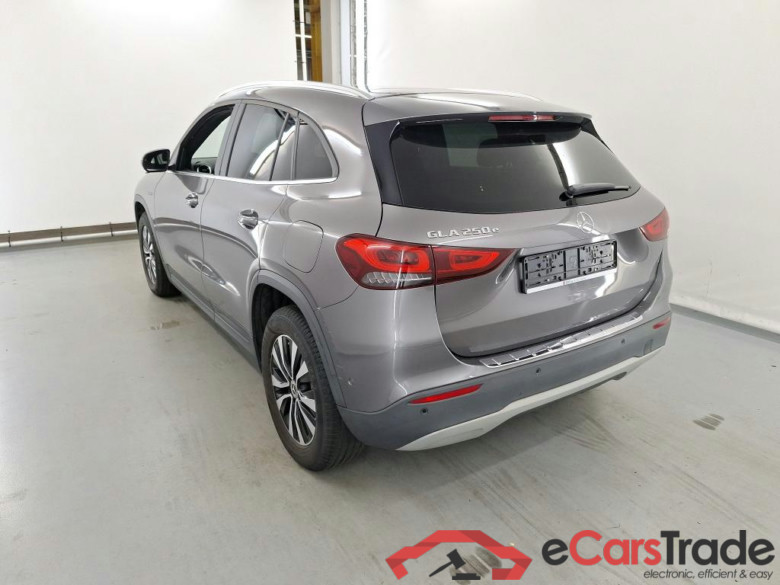 Mercedes GLA 250e Plug-In Hybrid Aut. Pano LED Widescreen Navi 1/2 Sport-Leather KeylessGo Camera Klima PDC ... #3