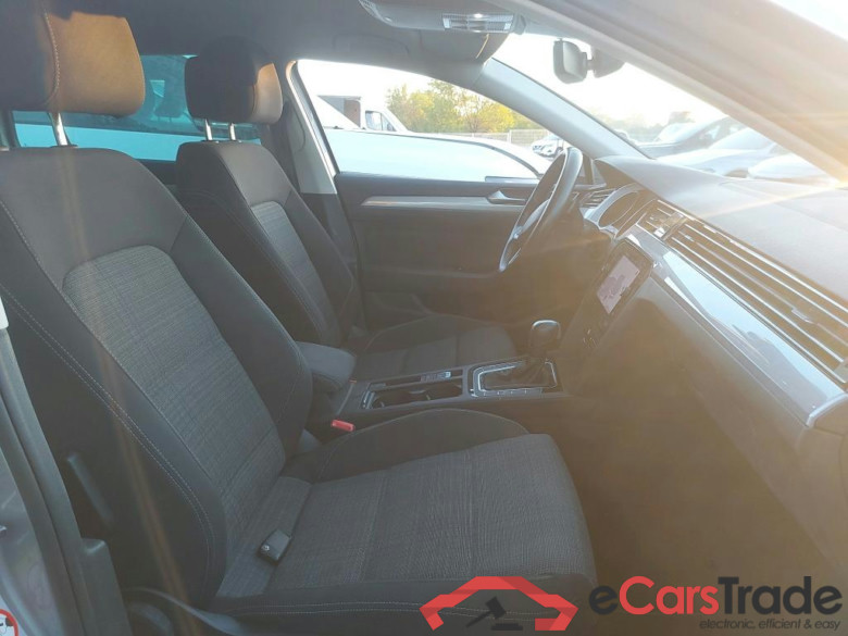 VOLKSWAGEN Passat / 2019 / 5P / familiar Variant Executive 2.0 TDI 110kW DSG #6