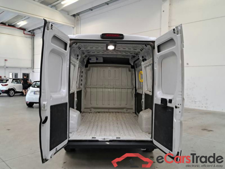 PEUGEOT BOXER / 2023 / 4P / FURGONE 2.2 BLUEHDI 120 SeS 330 L2H2 #5