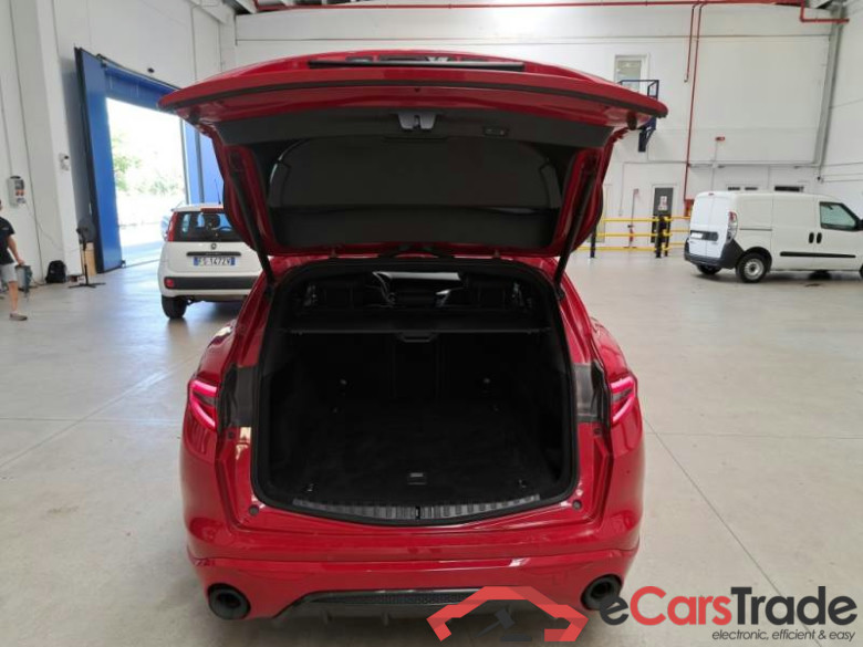 ALFA ROMEO STELVIO / 2017 / 5P / SUV 2.0 T 280 CV VELOCE AT8 Q4 #5